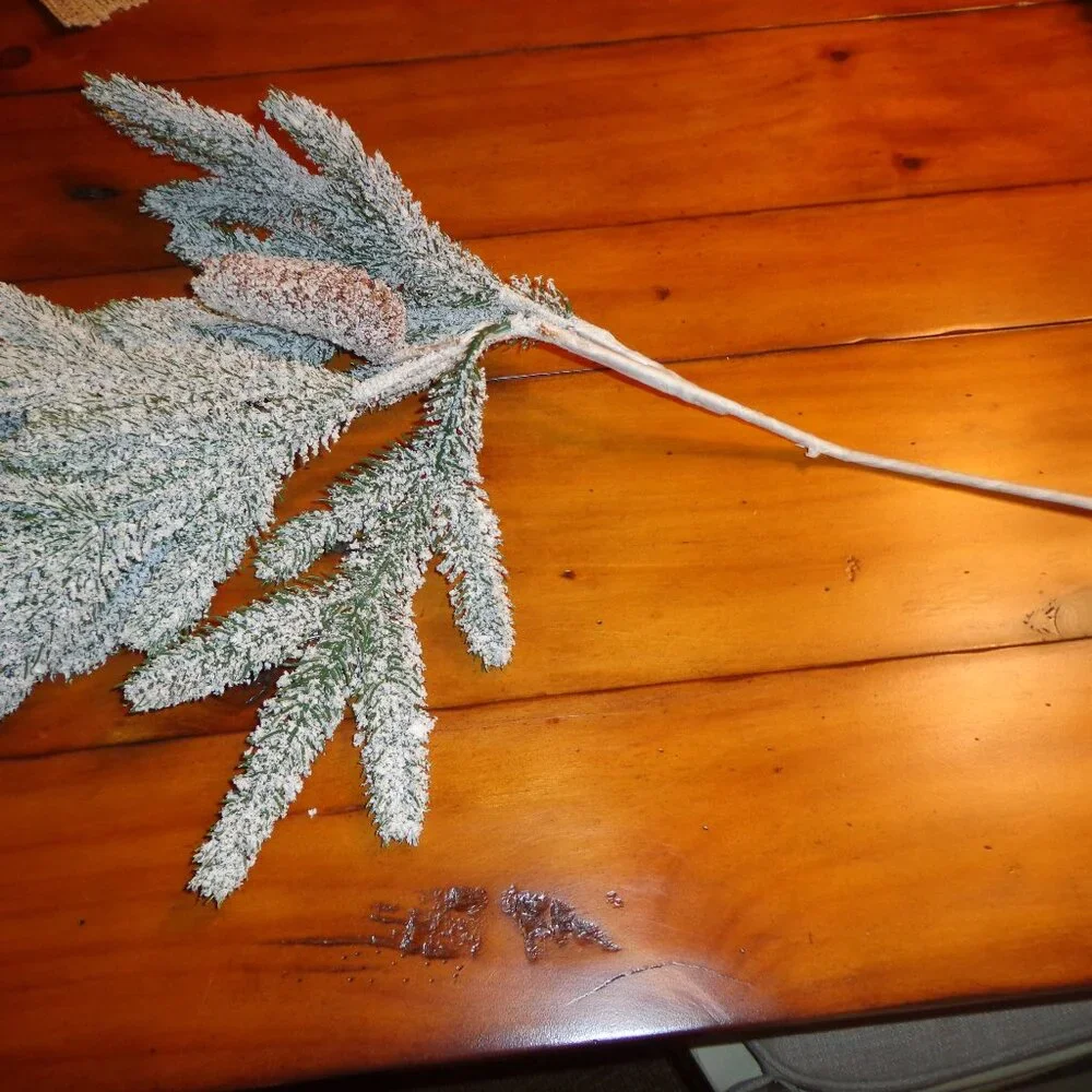NWOT Faux Snow Greenery Pine Bow 28